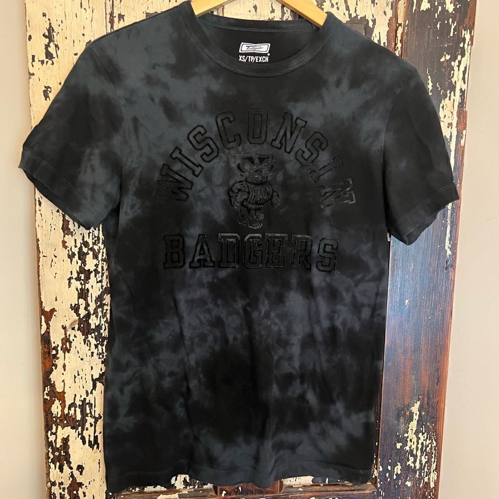 Wisconsin Badgers tie dye Tailgate University Of Wisconsin women’s XS T-shirt.